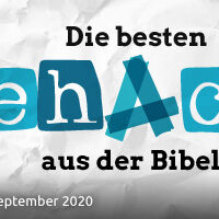 Banner Themenserie "Die besten Lifehacks aus der Bibel": Collage aus Bastel- und Handwerkerutensilien in Stempeloptik auf zerknittertem Papier
